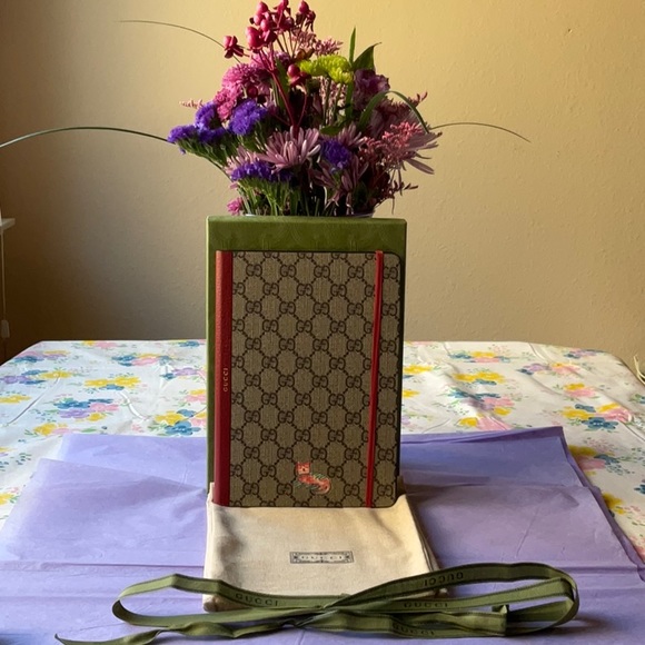 🐱 📒 GUCCI LARGE CAT NOTEBOOK 📒🐱 - Picture 4 of 16